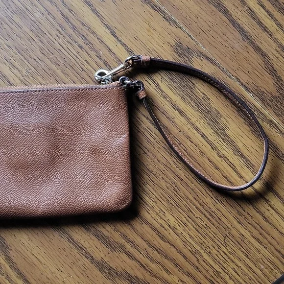 Coach Wristlet - Picture 6 of 17